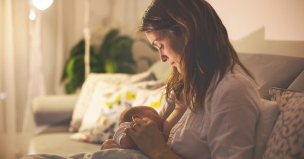 L'incroyable demande d'un nouveau père : "Peux-tu allaiter dans l'autre pièce ?