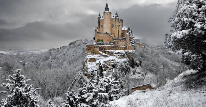 Alcazar de Ségovie - châteaux médiévaux en Europe