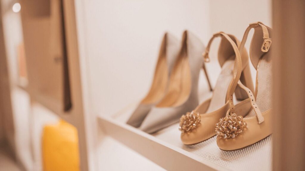 Comment créer notre propre organisateur de chaussures ? ¿Cómo crear nuestro propio organizador de zapatos?