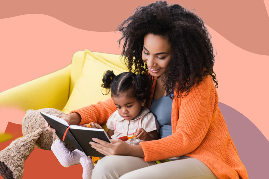 Comment ne pas devenir ses parents : 7 conseils mother reads a book with daughter on the couch how not to become your parents