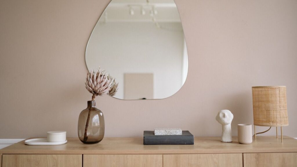10 trucos para decorar la entrada de una casa pequeña con buen gusto