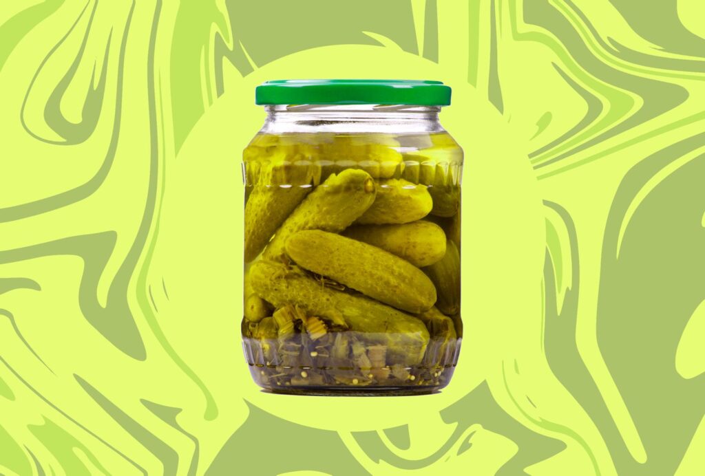 Les gens adorent cette trempette de 2 ingrédients que vous pouvez préparer avec des restes de jus de cornichon.