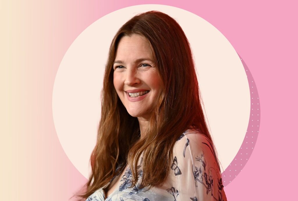 Drew Barrymore a lancé une toute nouvelle teinte dans sa ligne d'ustensiles de cuisine, et elle est parfaite pour tous les espaces.