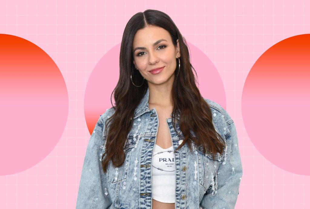 Victoria Justice vient de nous révéler le thé qu'elle boit pour soulager sa gorge.