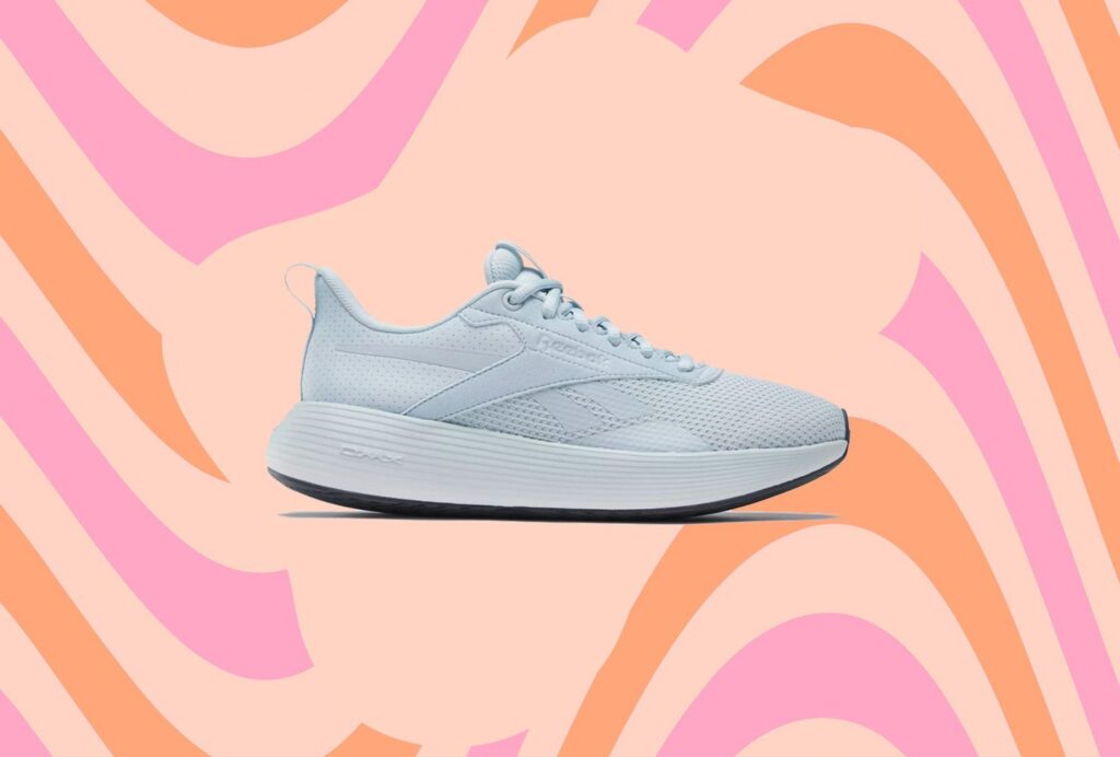 Je n'arrive pas à croire à quel point je porte ces baskets imperméables après les avoir possédées pendant un an.