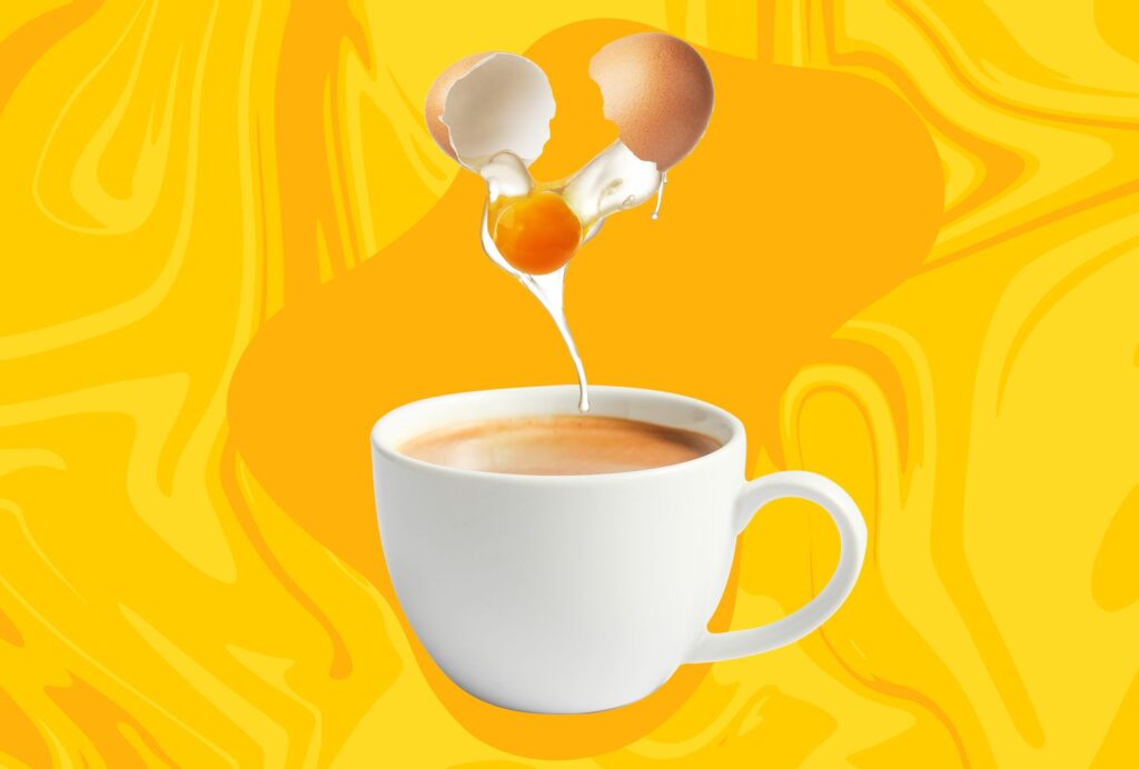 Est-il sain d'ajouter des œufs crus à son café ?