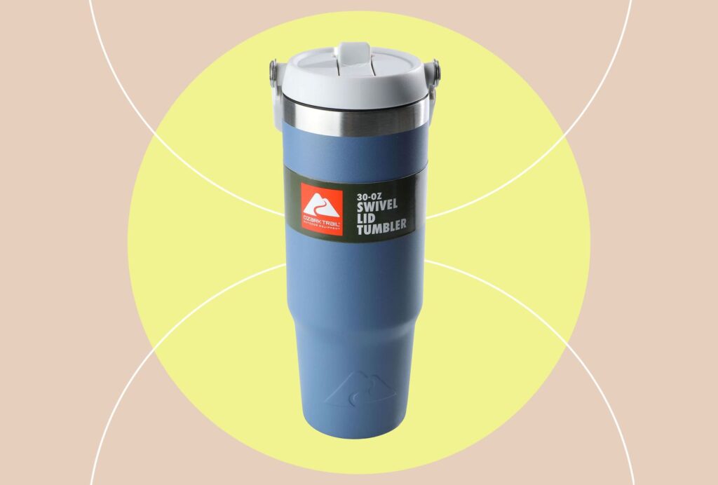La bouteille d'eau en acier inoxydable d'Ozark Trail n'est plus qu'à 10 $.
