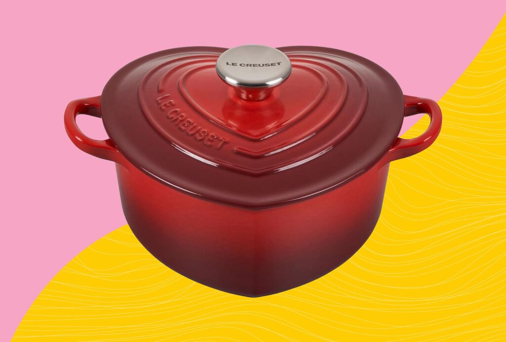 Le four hollandais en forme de cœur Le Creuset est en rupture de stock sur Amazon