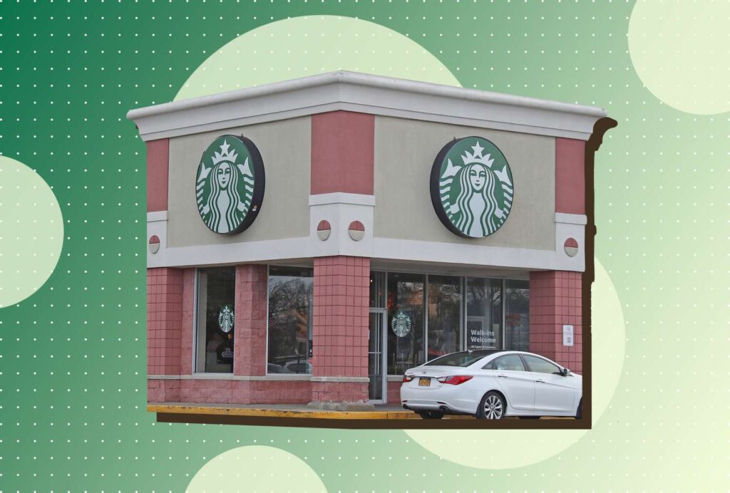 Starbucks rétablit les recharges, mais il y a un piège