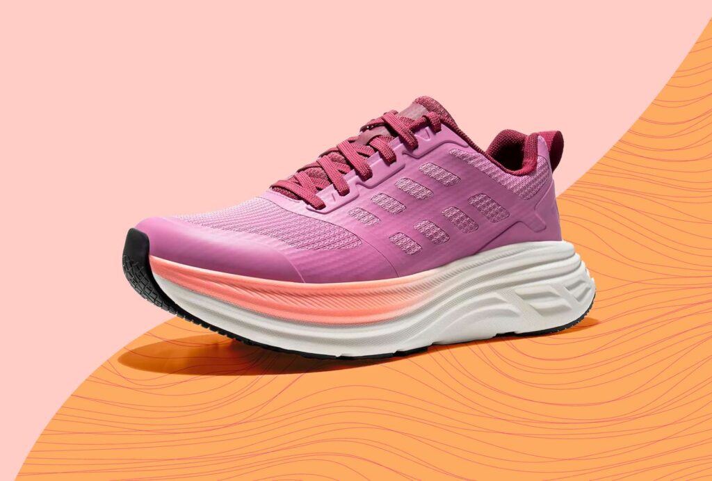 Ces chaussures de course Hoka s'apparentent à des chaussures de course à pied et coûtent 52 $.