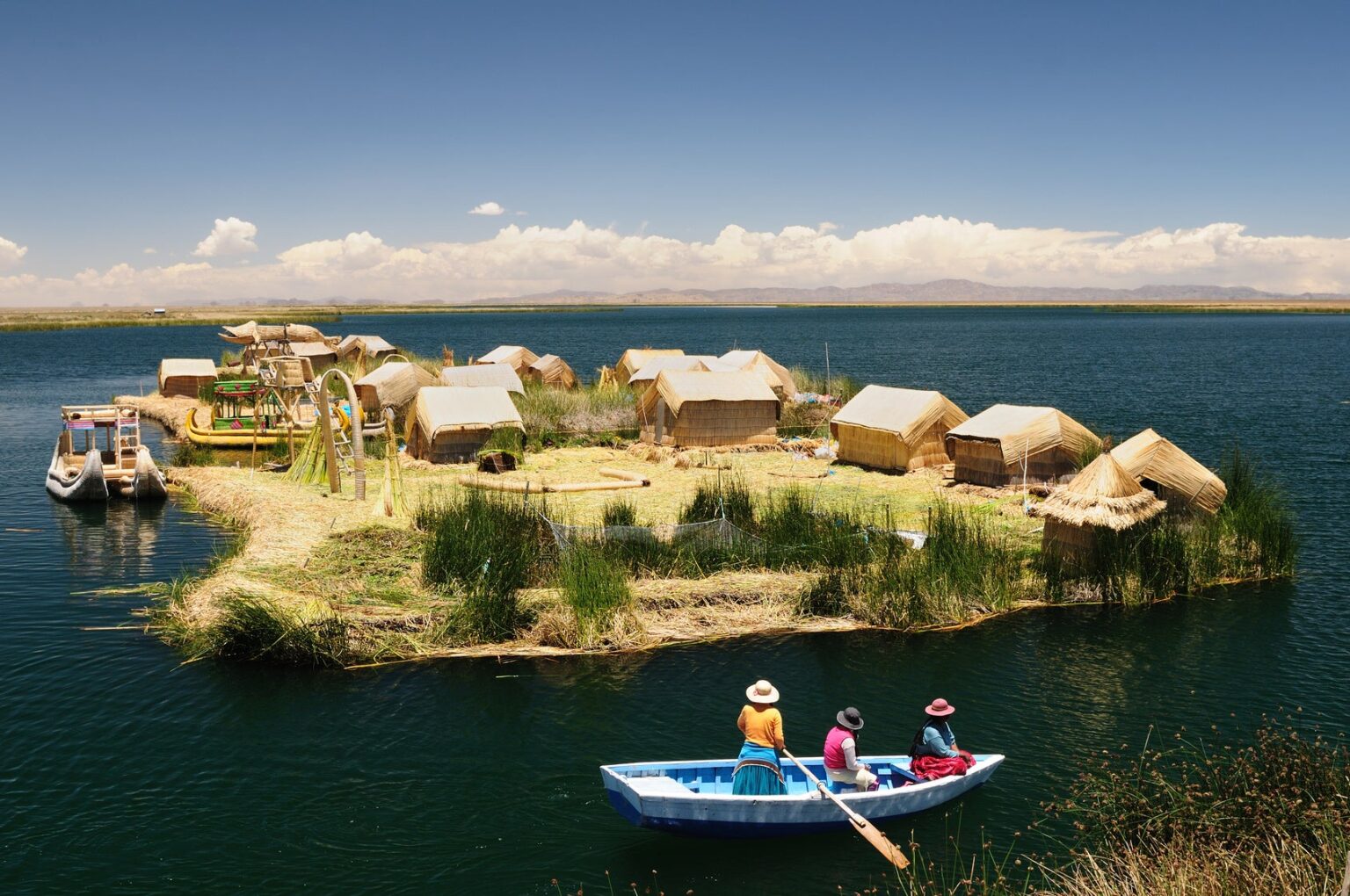Îles flottantes d'Uros: une culture vivante sur le lac Titicaca