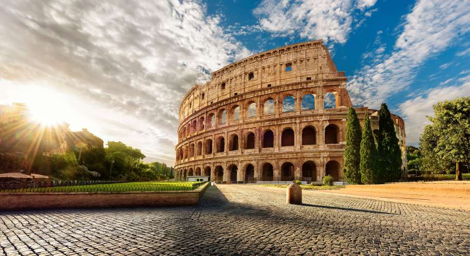 The Coliseum: Explorer le point de repère le plus emblématique de Rome