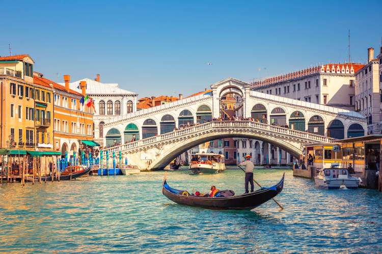 Guide de voyage : Le pont et le marché du Rialto à Venise