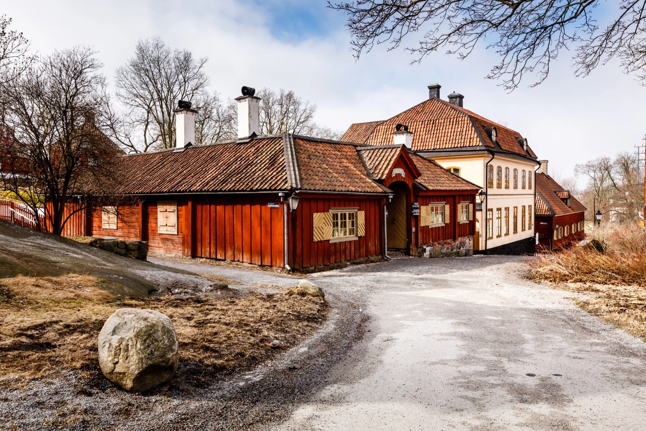 Maisons suédoises traditionnelles dans le parc national de Skansen, Stockholm, Suède