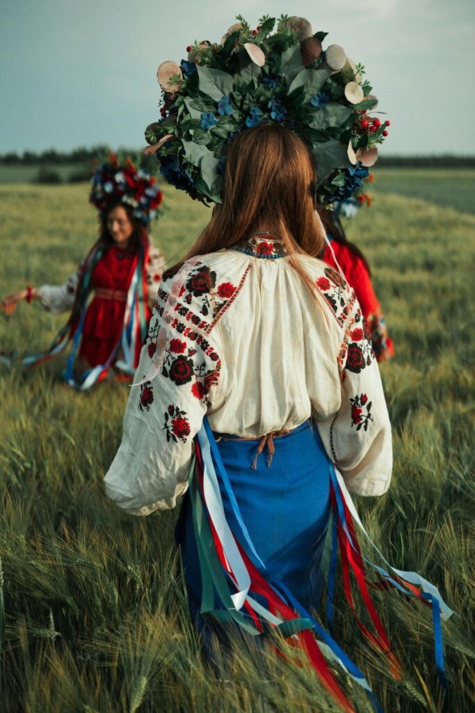 Midsommar en Suède 2026 : ce qu'il faut savoir avant de partir en juin