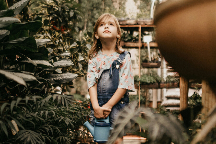 La meilleure habitude pour élever des enfants heureux selon les experts en parentalité : « Ils commencent naturellement à voir les besoins des gens qui les entourent »
