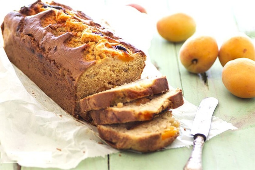 Gâteau banane et abricot sans gluten. Recette idéale pour le petit-déjeuner ou le goûter