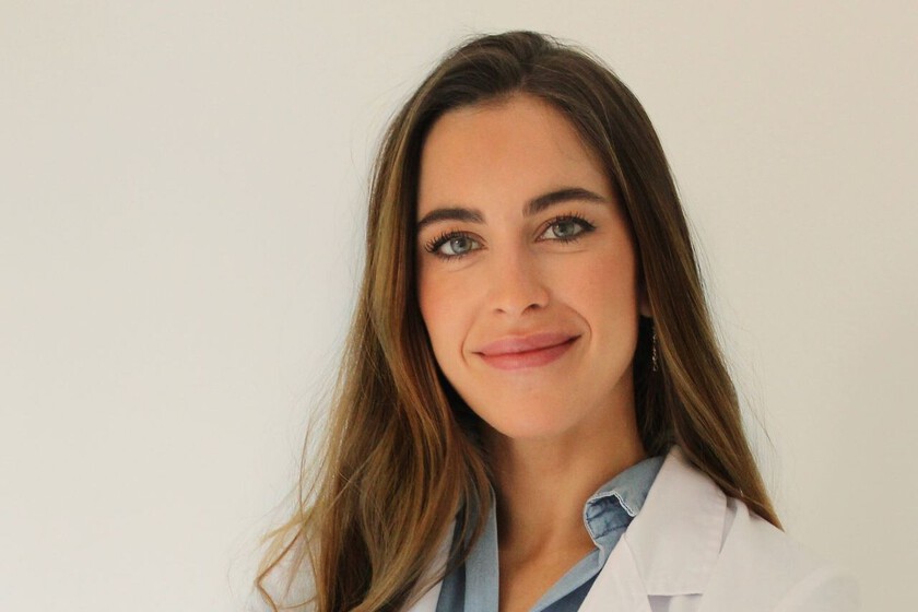 María Rogel, dermatologue : "Les cheveux fins doivent éviter les shampoings hydratants et denses, il est préférable d'utiliser des shampoings doux et légers pour donner du volume"