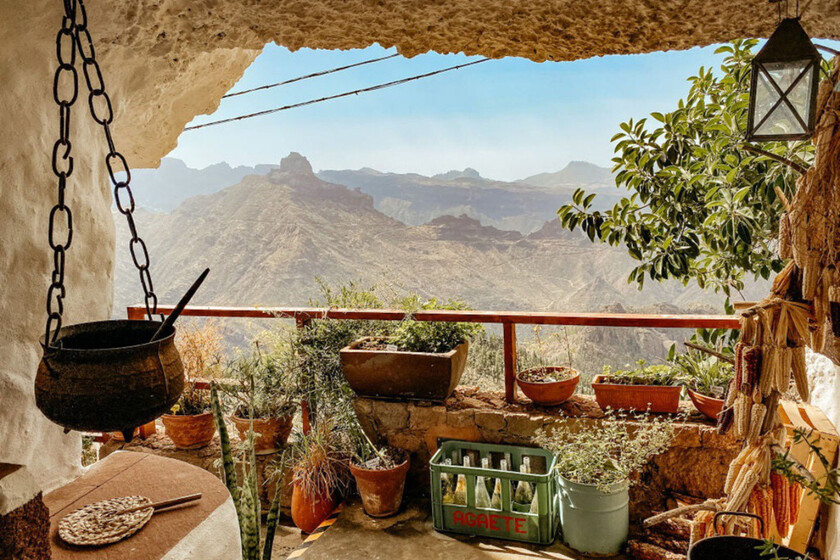 Je suis tombé amoureux de la seule ville troglodytique d'Espagne. Les gens vivent dans des grottes et à l'intérieur ils sont incroyables