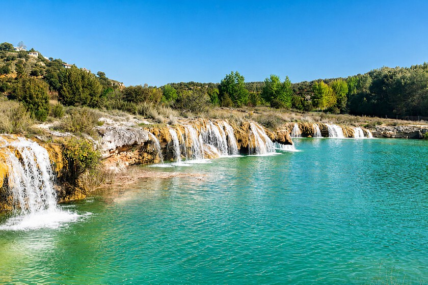 L'escapade estivale à deux heures de Madrid : une ville castillane avec des plages intérieures et des cascades que les touristes ne connaissent pas