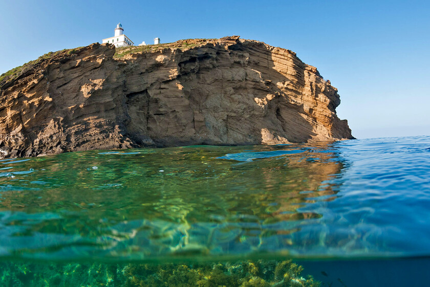 La plus belle île d'Espagne pour voir l'éclipse solaire est inhabitée, sauvage et baignée par la Méditerranée