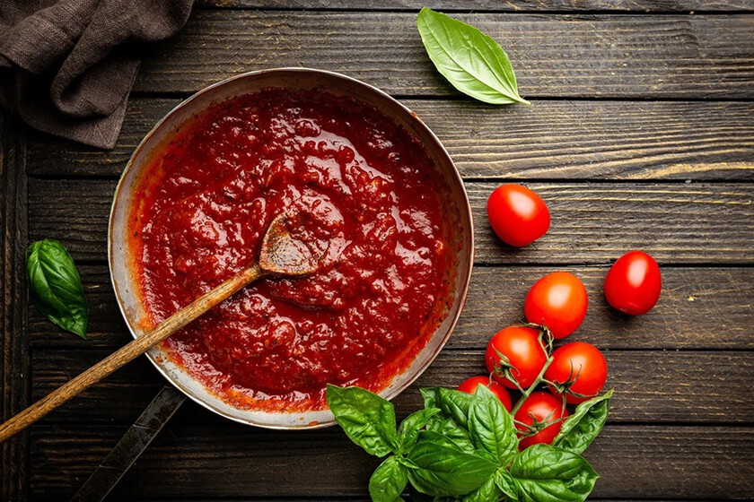 Pour obtenir une sauce tomate parfaite, ce qui compte n'est pas le temps de cuisson, mais ce détail précis.