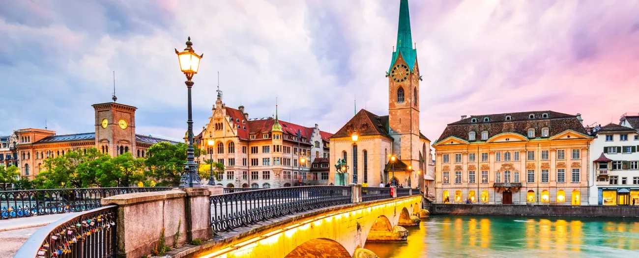 Alpes et villes accompagnées de Suisse