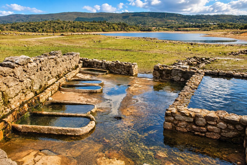 C'est la ville la plus sous-estimée de Galice, mais elle possède des sources chaudes gratuites dans un ancien spa romain.