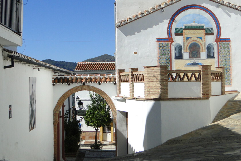 Cette ville de Malaga de moins de 400 habitants est un musée d'art contemporain à ciel ouvert