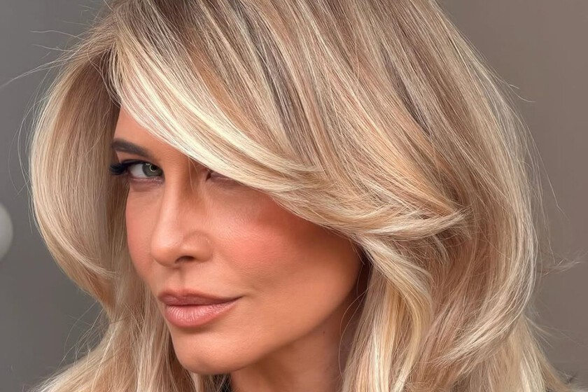 Le bob hair est encore très présent cet automne mais il se porte avec des mèches qui s'adaptent à la coupe